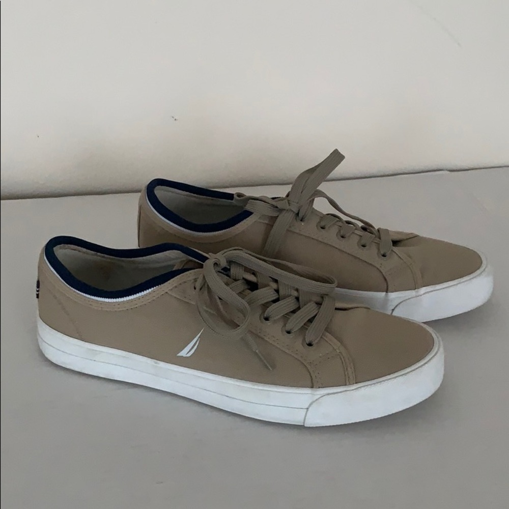 💥Nautica Sneakers- Size 9.5💥